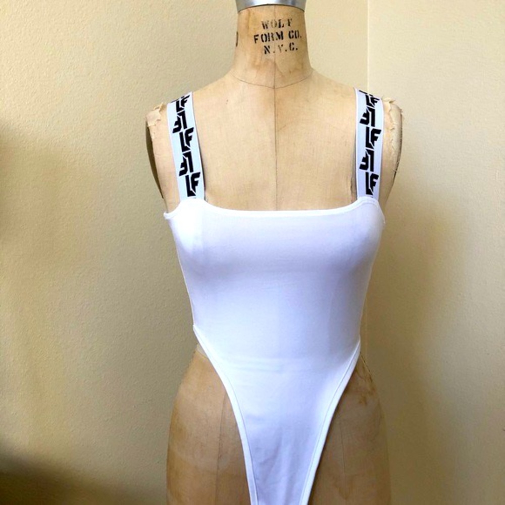 LF white bodysuit🐼